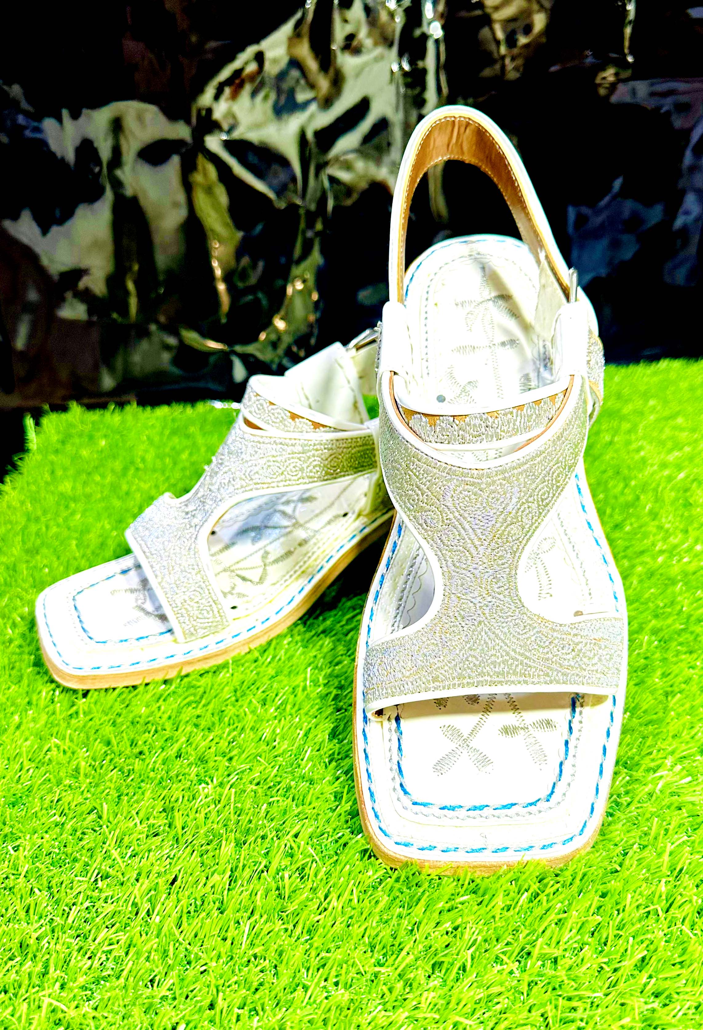 100% Pure Leather White Zari Chapal