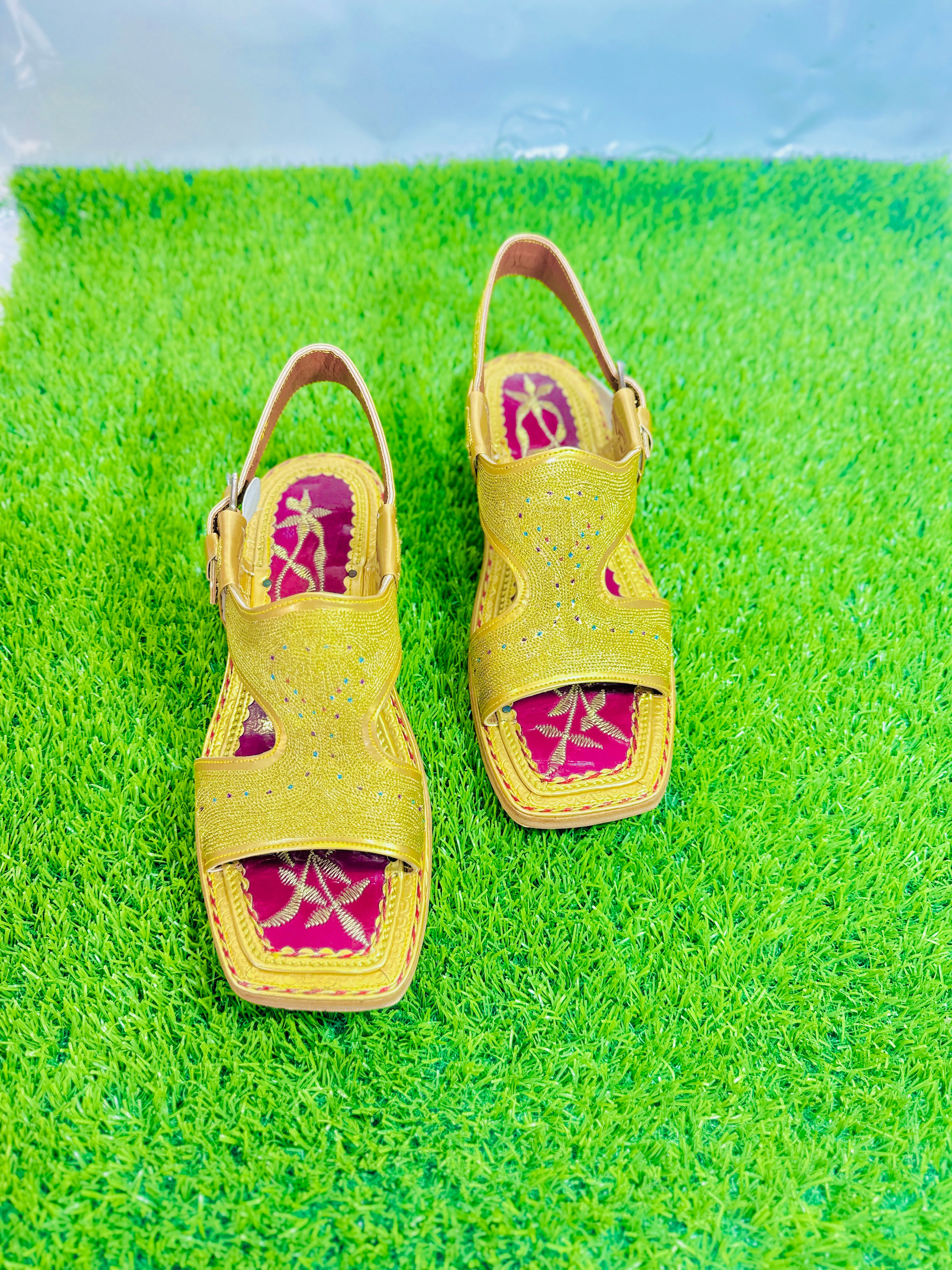 100% Pure Leather Handmade (Golden Zari Chapal)