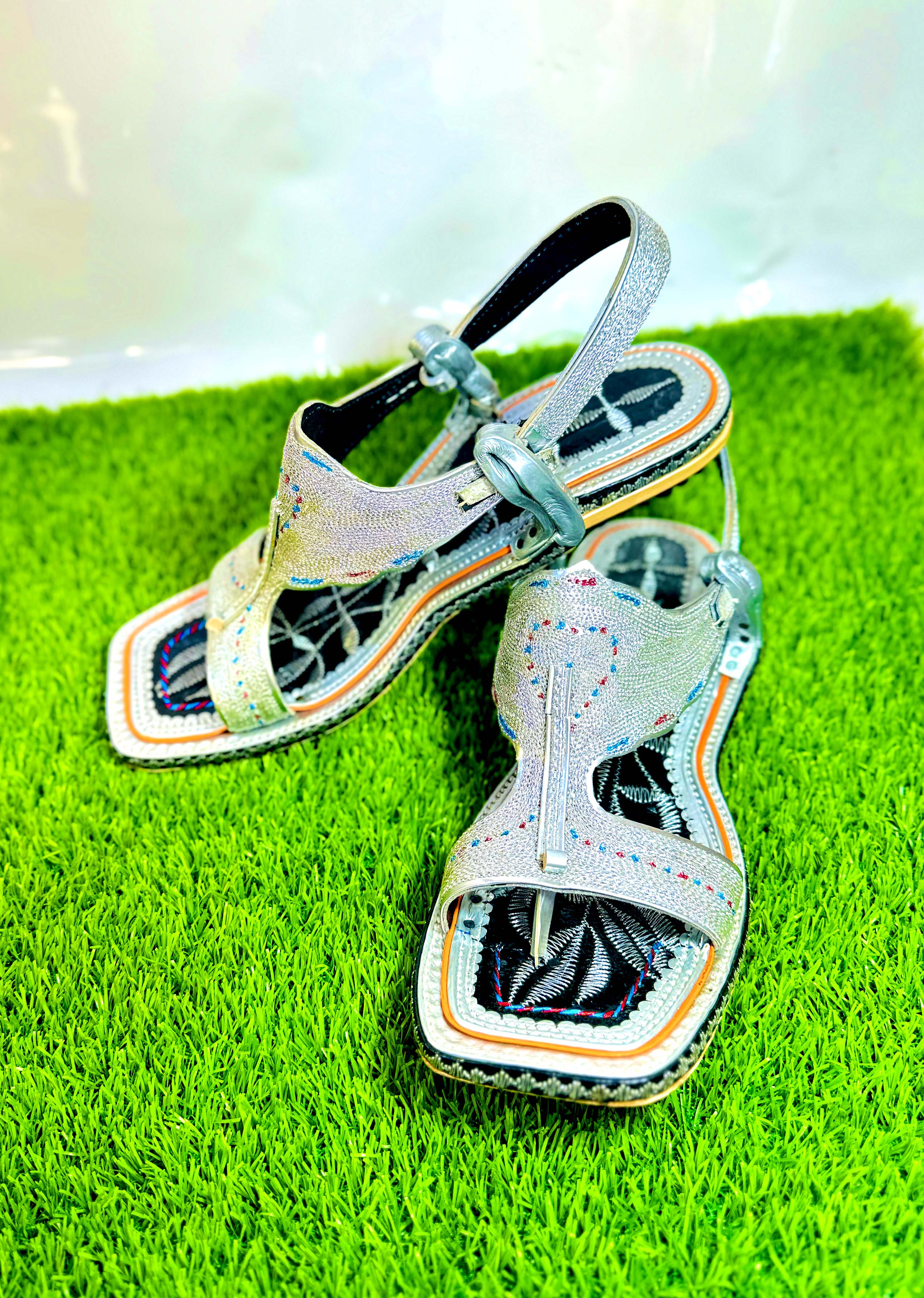 100% pure Handmade  Leather  Zari Chapal
