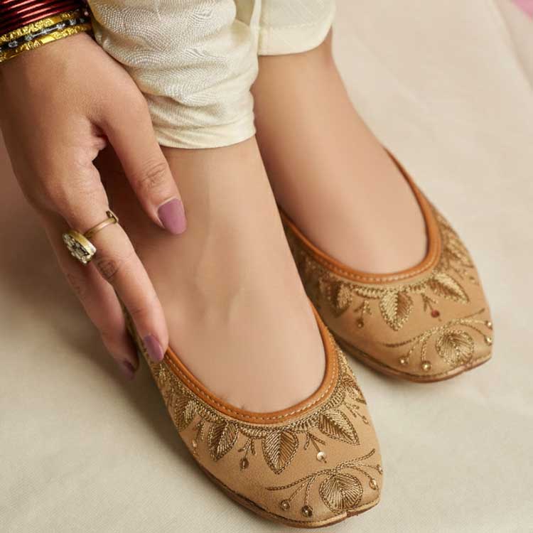 Mahbano (Camel) - Dazzle by Sarah