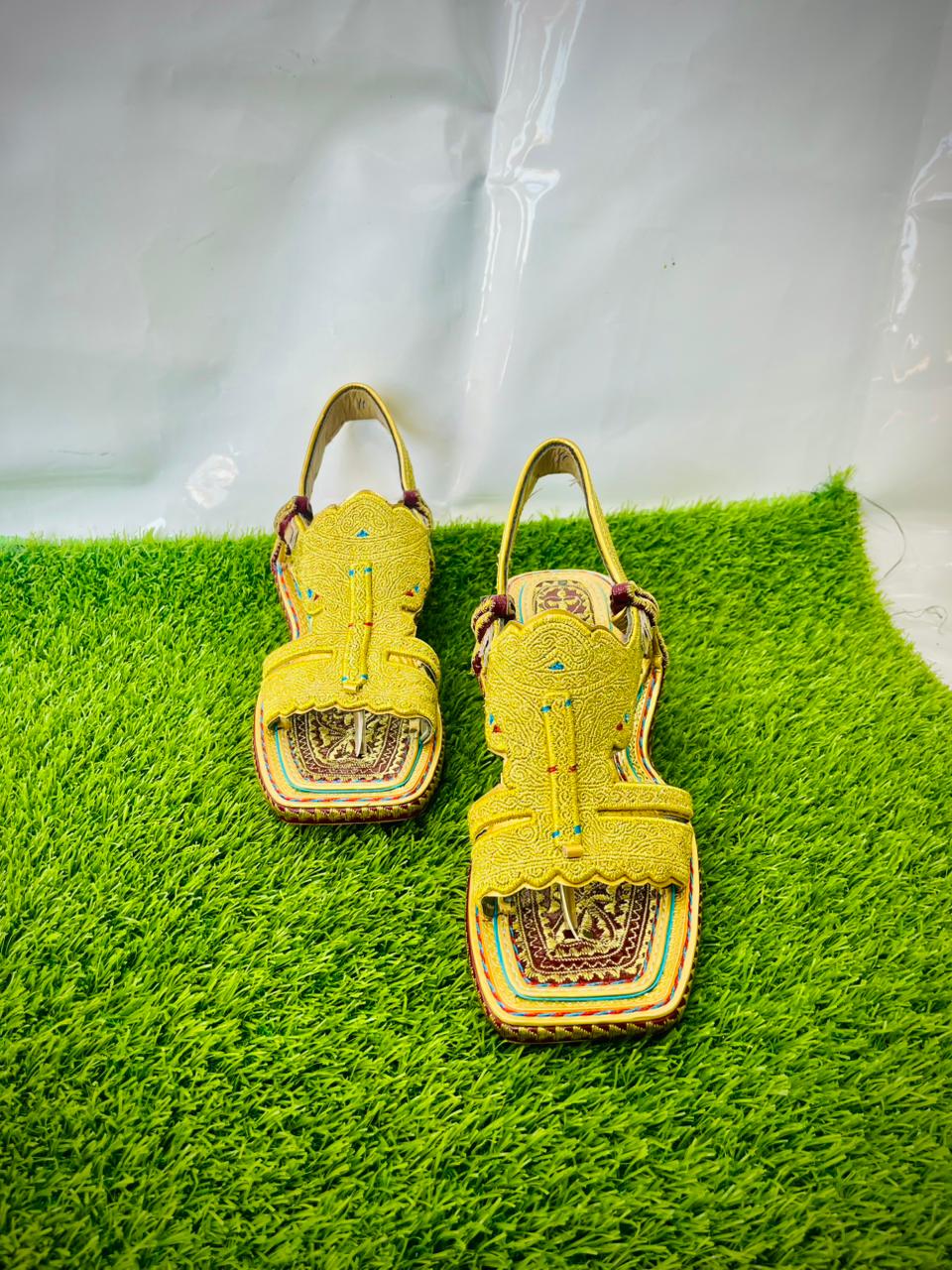 100% Pure Leather Handmade (CR Golden Zari Chapal)