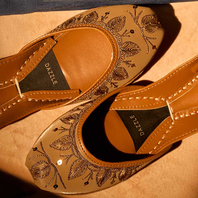 Mahbano (Camel) - Dazzle by Sarah