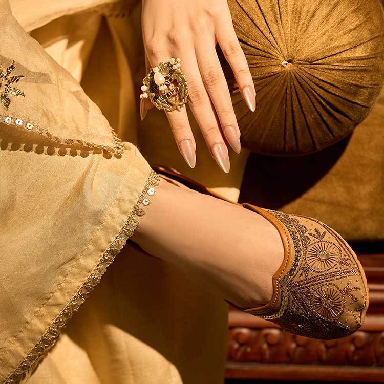 Nazaakat (Camel Brown) - Dazzle by Sarah