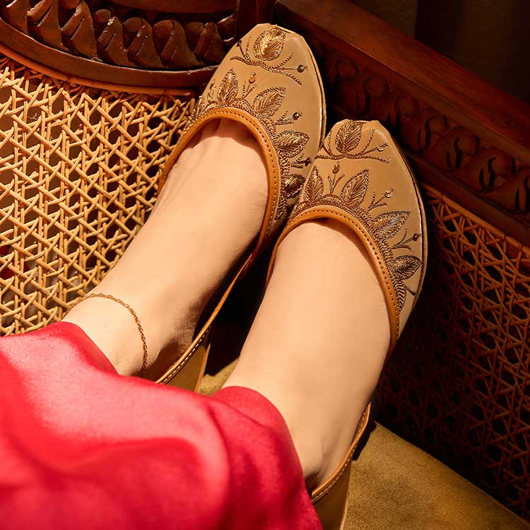 Mahbano (Camel) - Dazzle by Sarah